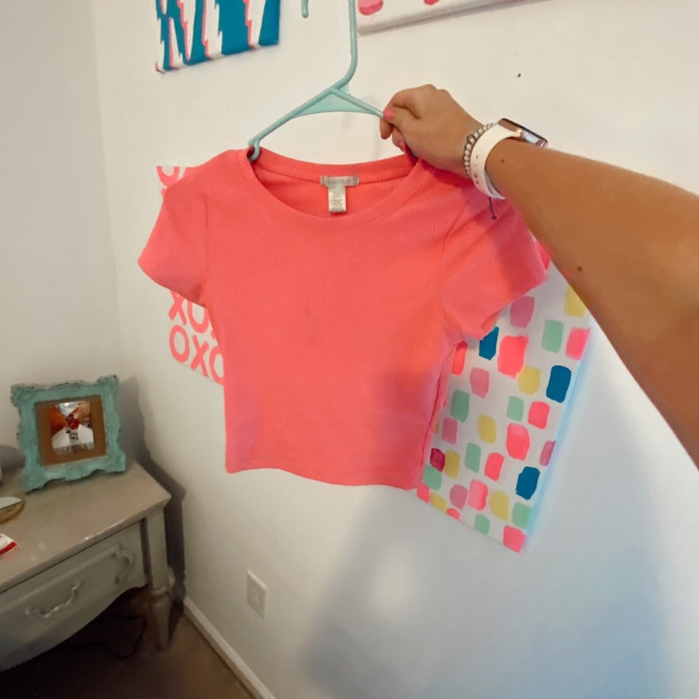 pink top - Picture 2 of 3